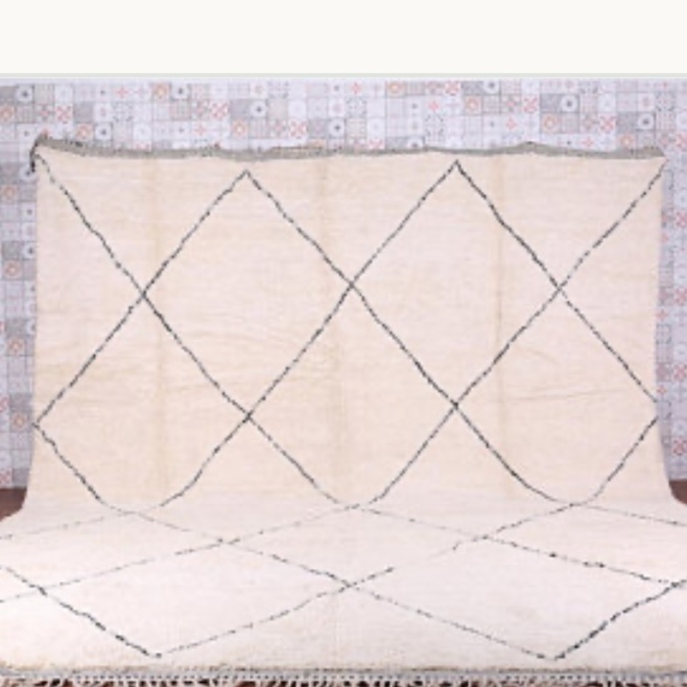 Gorgeous authentic 9x12 Moroccan Beni Ourain rug